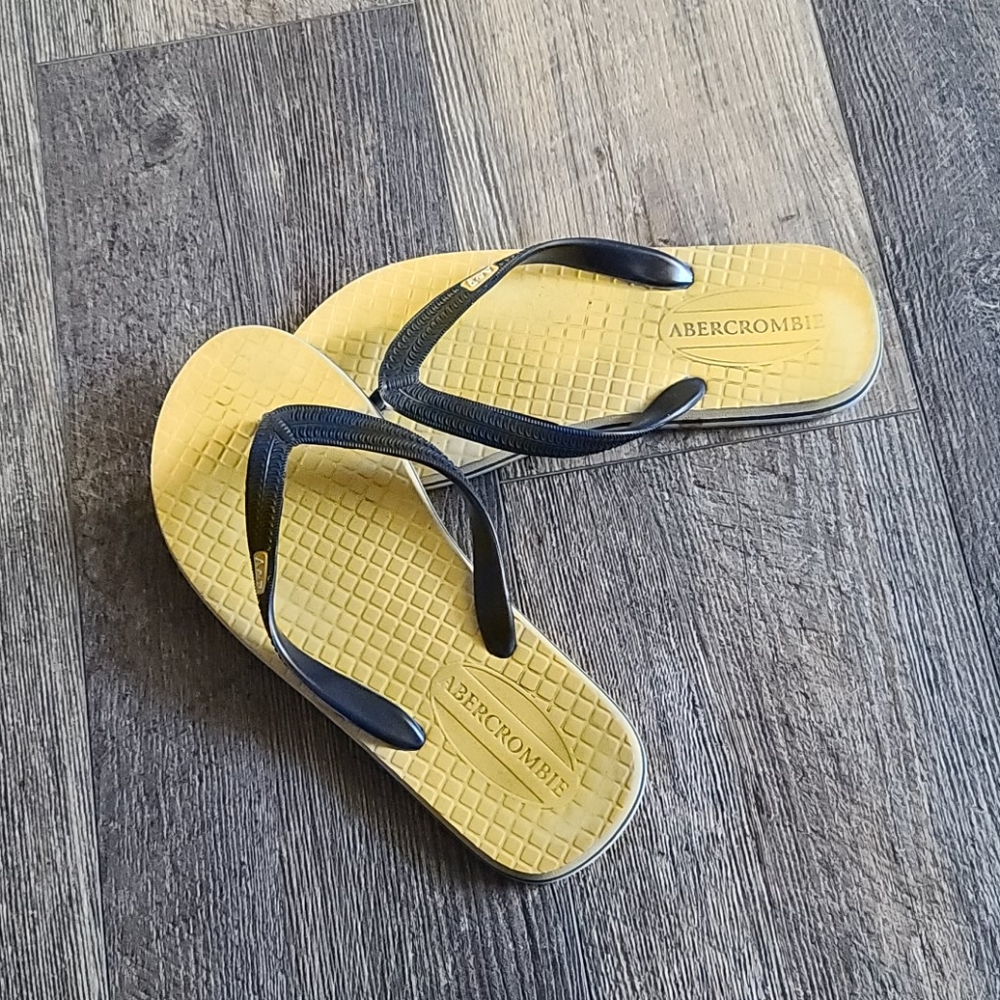 Abercrombie flip flopd